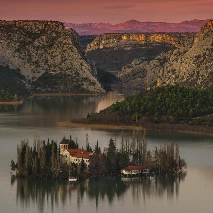 Villa Stone Medal Drniš Dış mekan fotoğraf