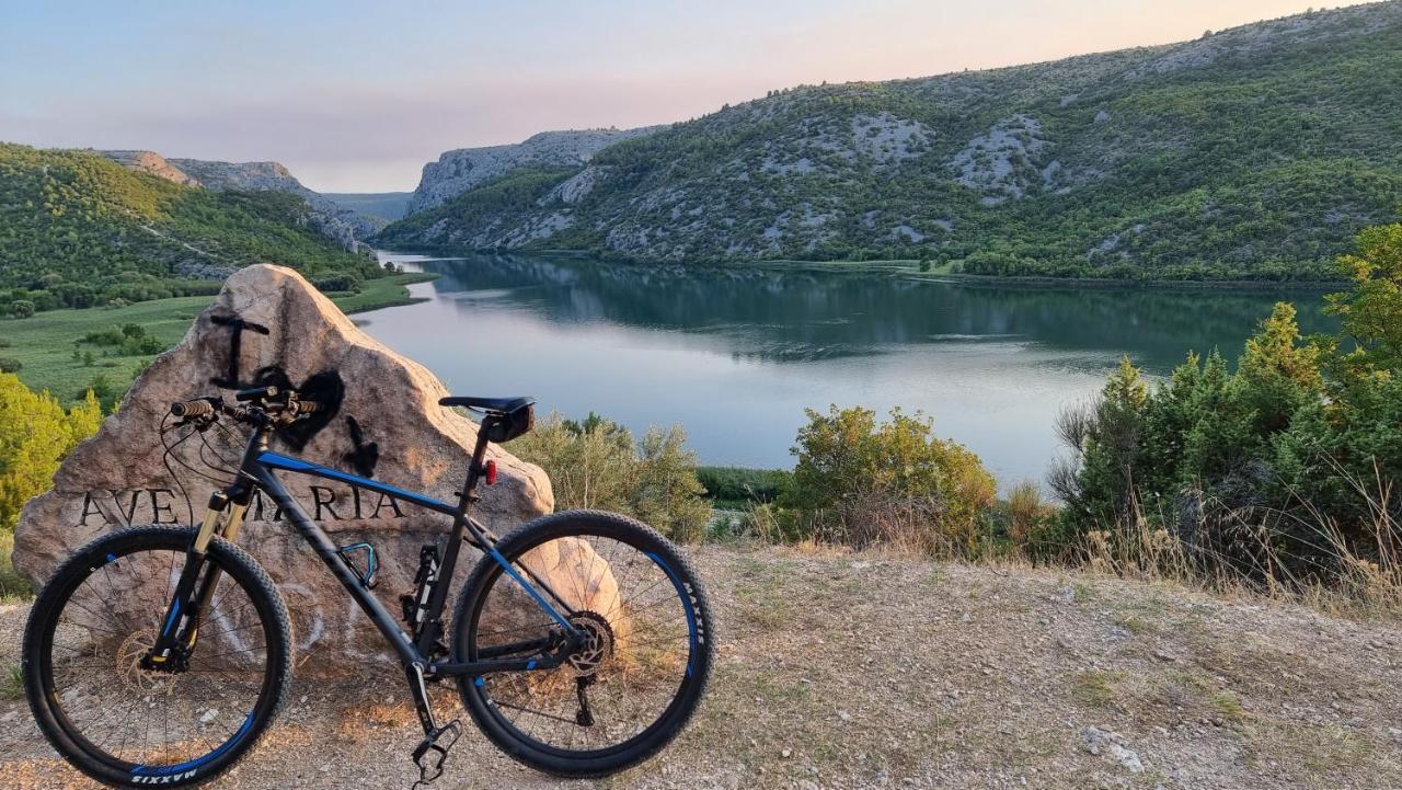 Villa Stone Medal Drniš Dış mekan fotoğraf